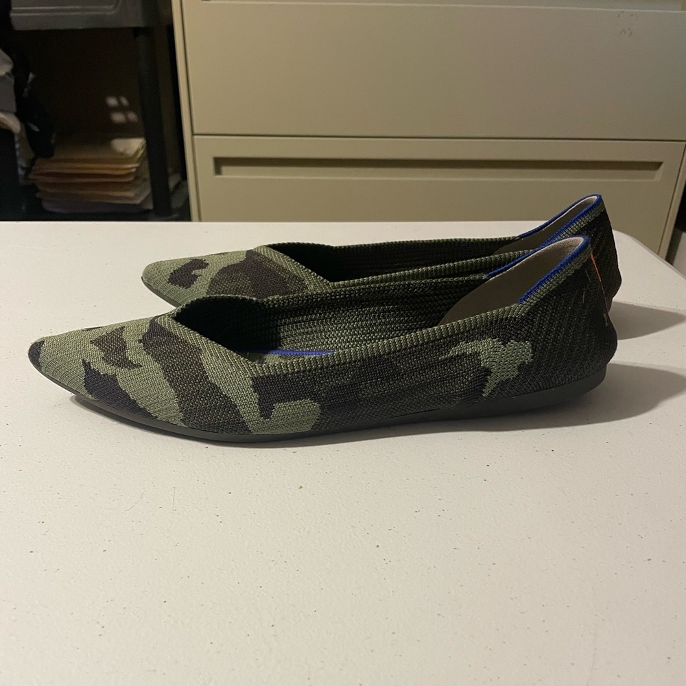 Rothy’s EUC Olive Camo Points Size 12.5
